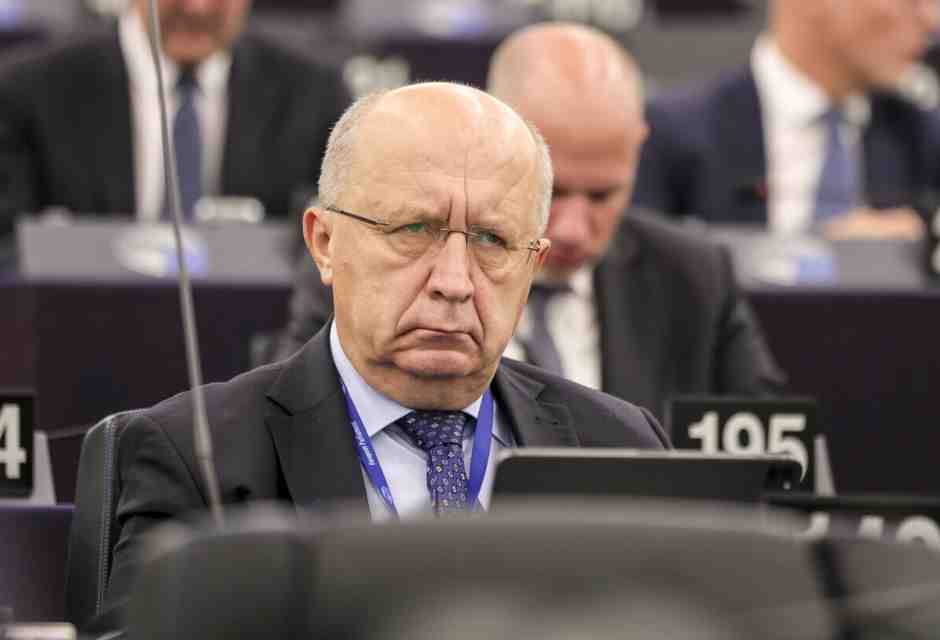 “L’Ue sia pronta a mobilitarsi contro la minaccia russa”, ci dice il nuovo commissario alla Difesa