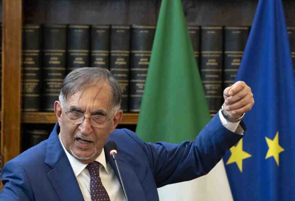 Quattro chiacchiere con quel gran chiacchierone di La Russa