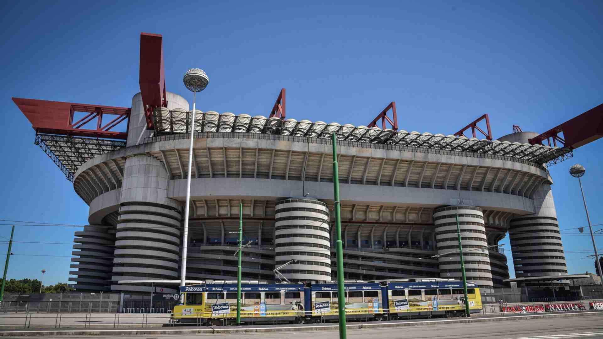 Ultima arrivò la Sovrintendenza: fermi tutti, lo stadio Meazza si può anche abbattere