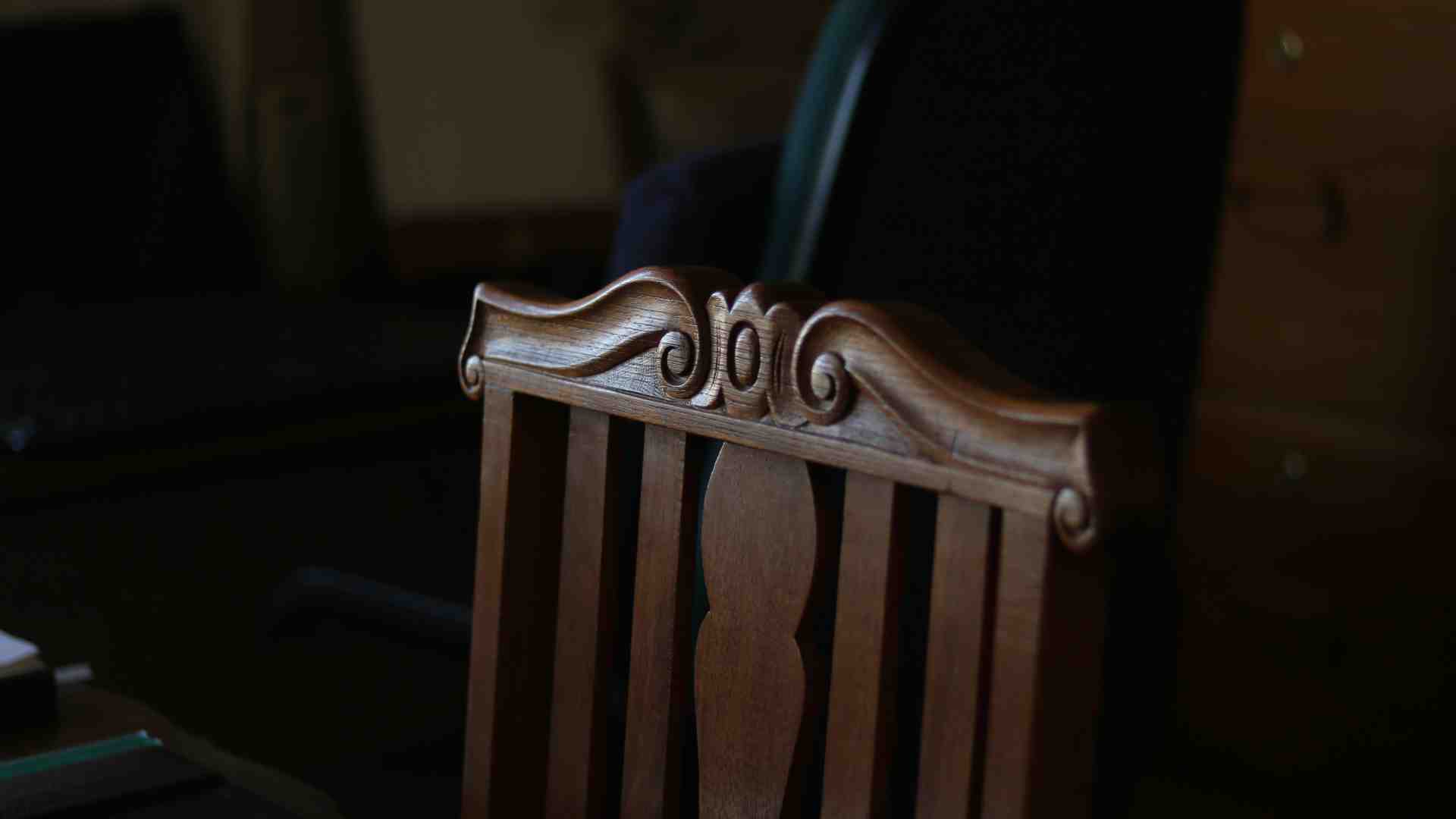 Questa è l'epoca in cui non si ha fiducia in niente ma si crede a tutto