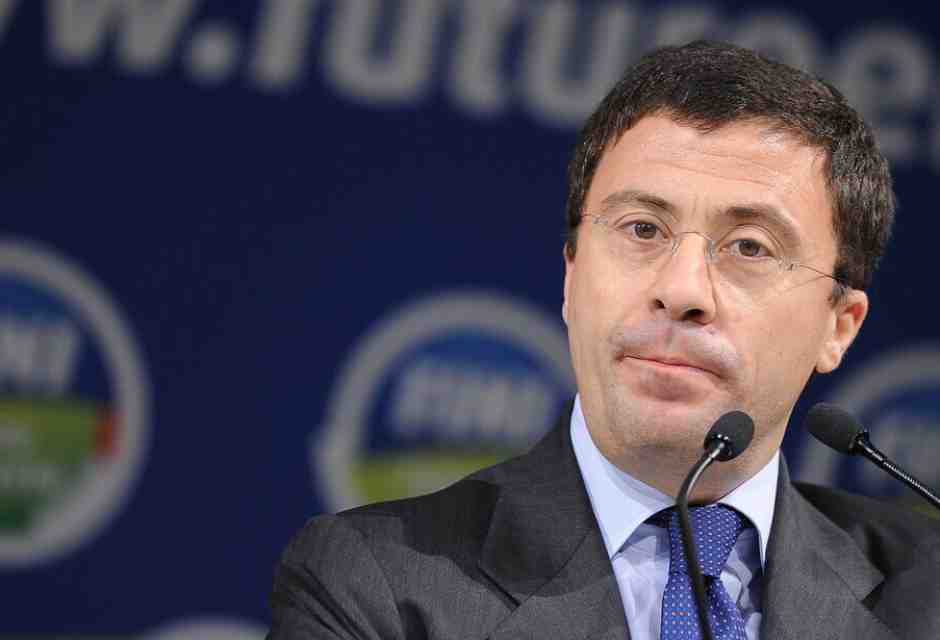 L’Italia non è di destra, caro Bocchino