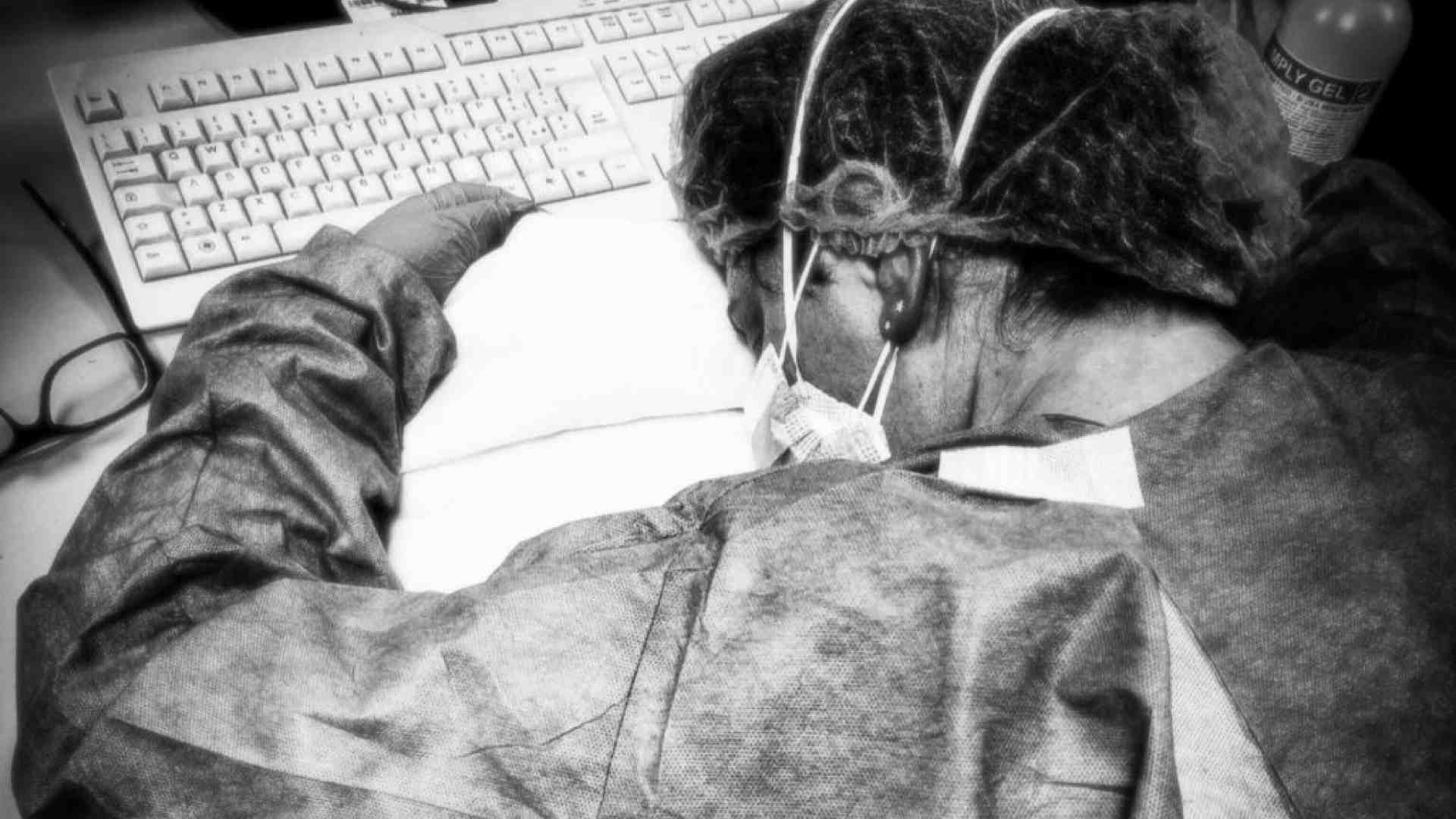 Infermieri, i grandi malati. Un paese in crisi di cura