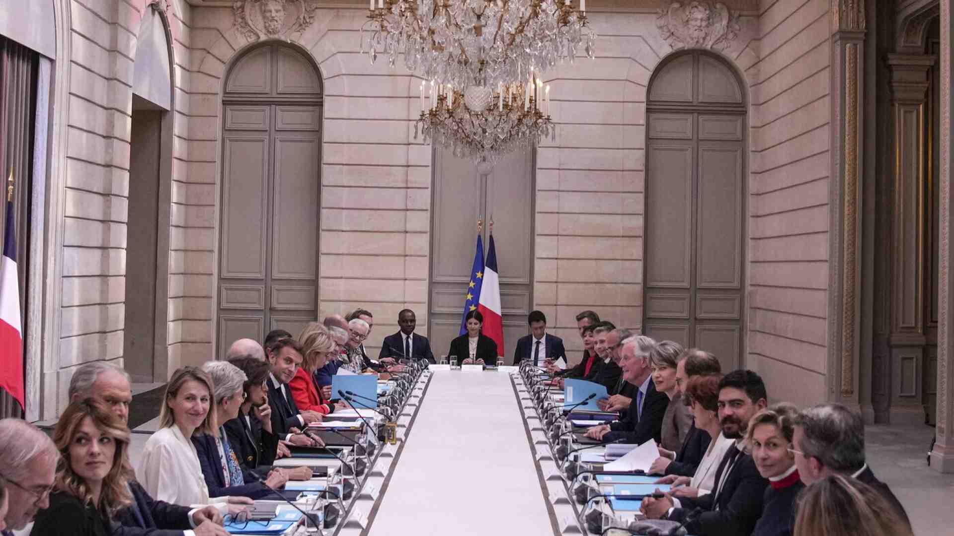 Le scelte filoucraine di Barnier sul fronte della diplomazia francese