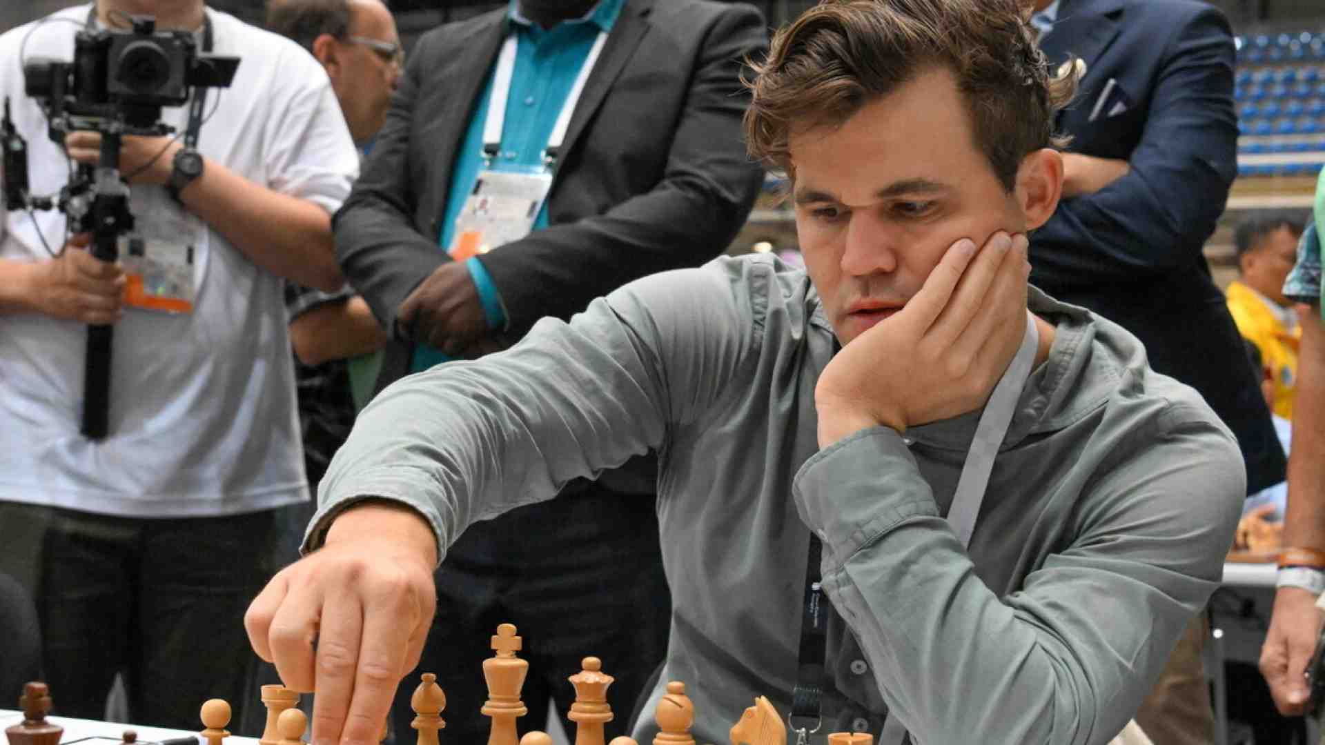 Kasparov applaude Carlsen, grande non solo negli scacchi