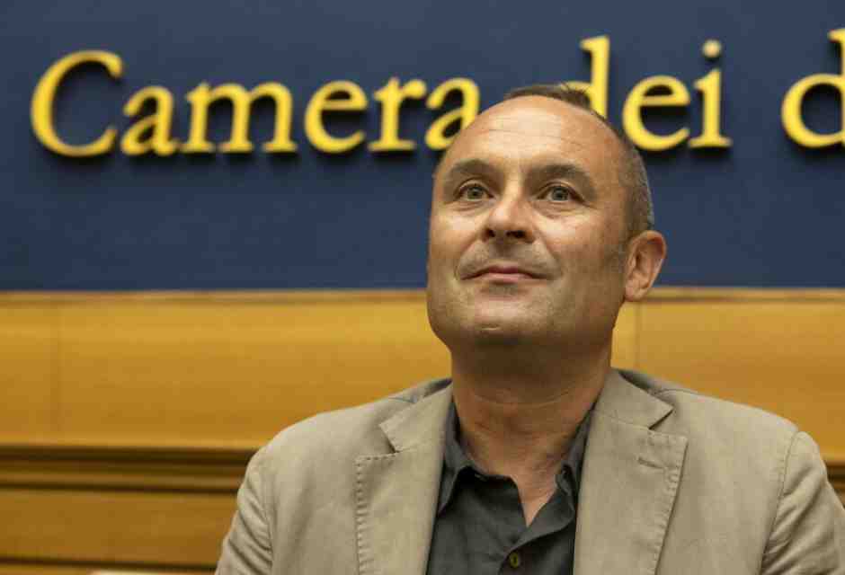 Dopo il passaggio in FI Costa lascia la presidenza dalla Giunta per le autorizzazioni