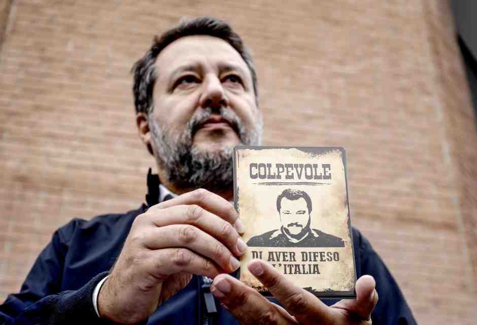 Quella di Salvini è una difesa che va oltre i confini dei fatti e della legge