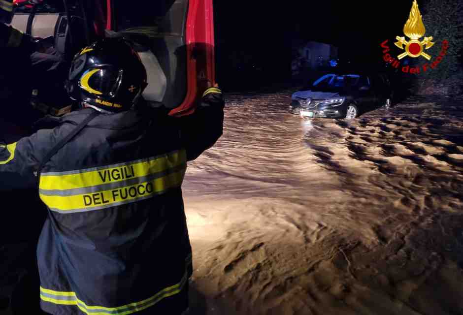 Raffiche di pioggia e fulmini colpiscono la Toscana: si cercano due dispersi nel Pisano
