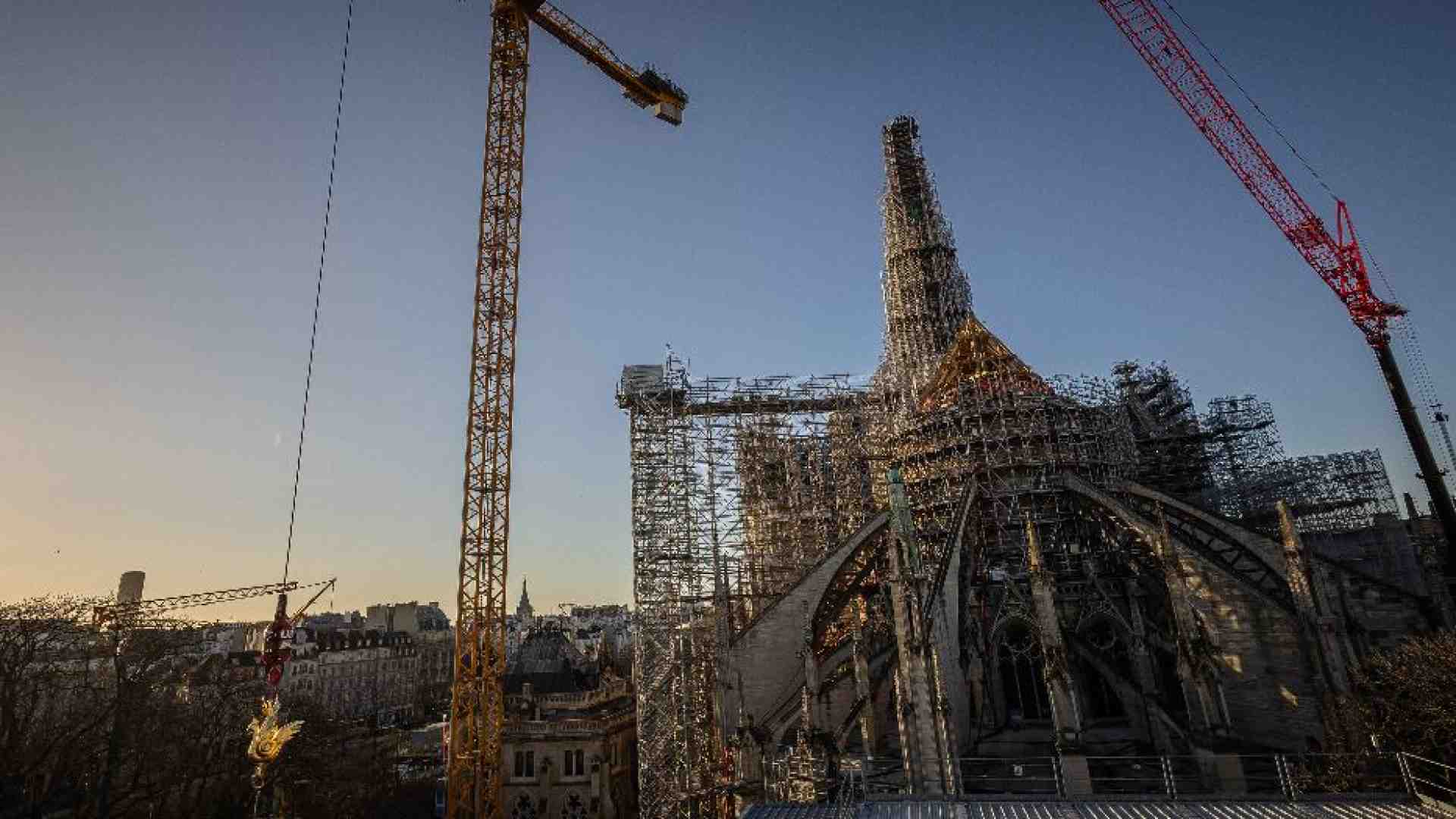 Ulrich: la rinascita di Notre-Dame, segno d'unità fra popoli e religioni