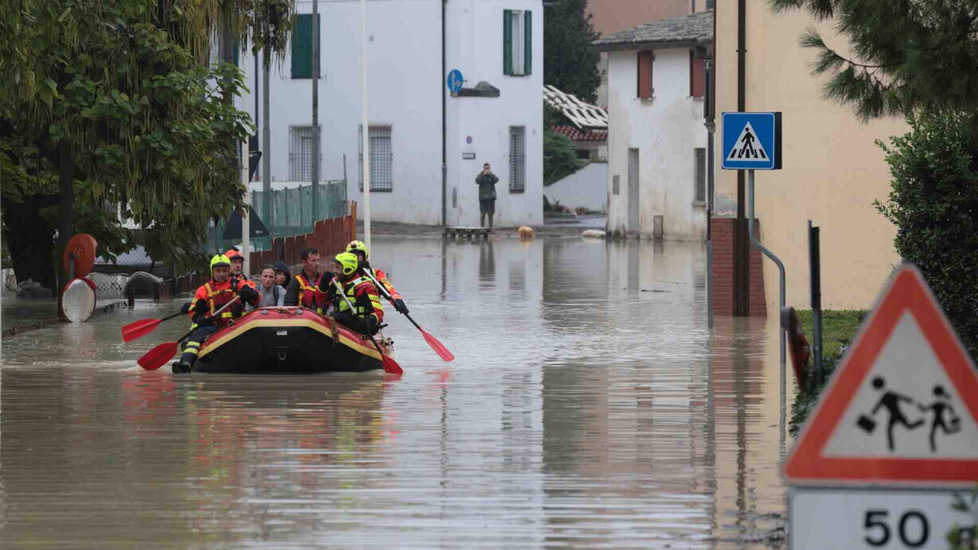 "Per la ricostruzione dopo l'alluvione c'è troppa burocrazia. Facciamo da soli". Parla il sindaco di Faenza