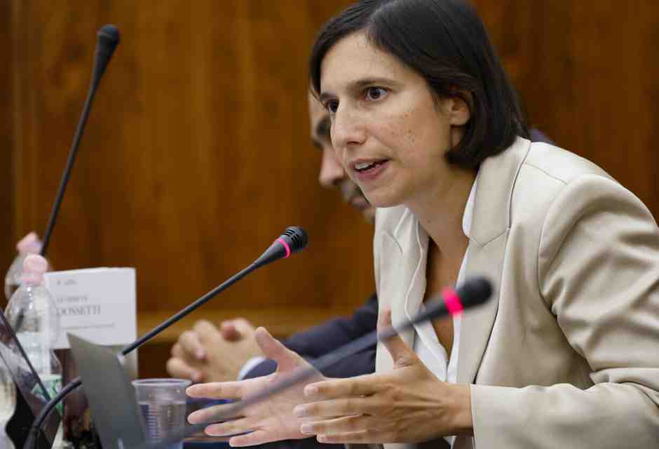 Schlein isolata sulla Rai. La linea unitaria delle opposizioni contro tele-Meloni va in frantumi