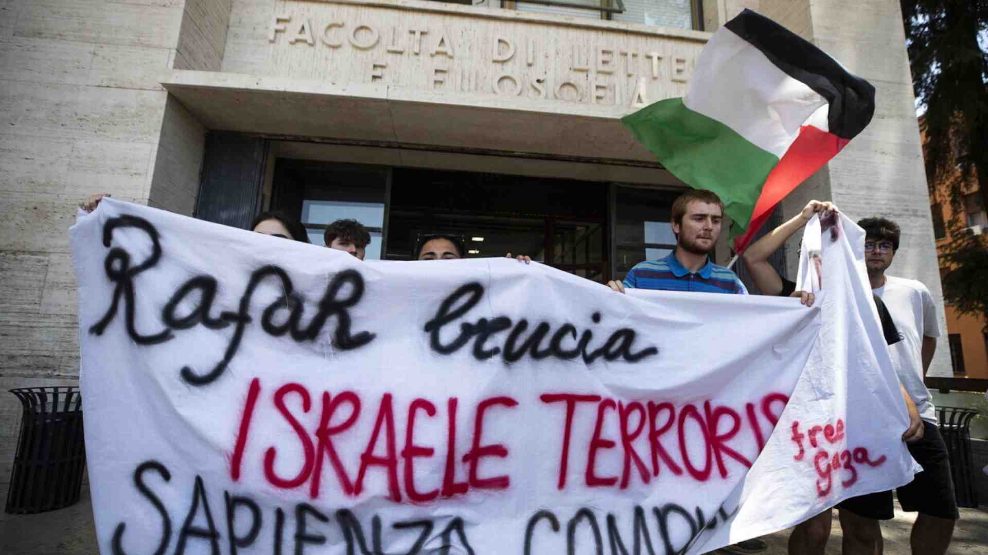 Il caso dell'ex terrorista palestinese invitata alla Sapienza. Picierno (Pd): "Un affronto alla storia di Roma"
