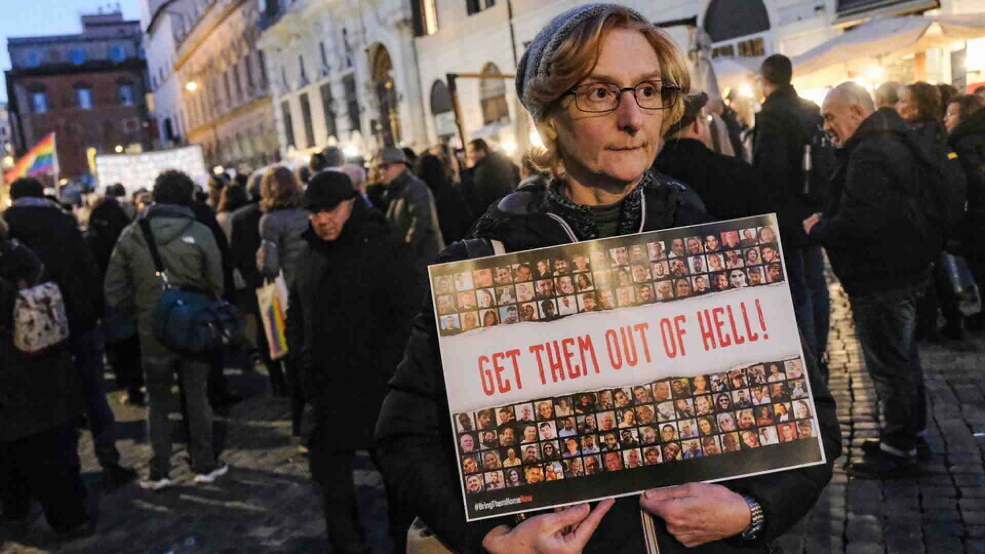 La Bbc trasmette il film sui 364 israeliani uccisi, ma a patto di non offendere Hamas