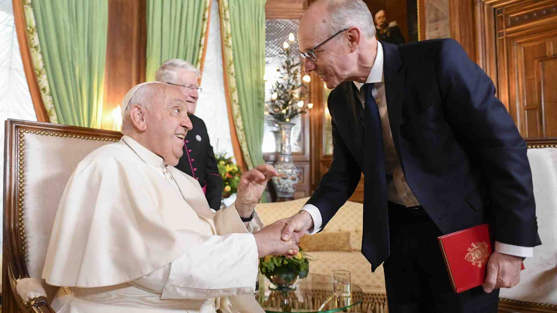 Il Papa scivola sugli “onorevoli compromessi”