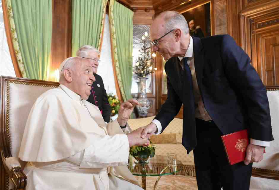 Il Papa scivola sugli “onorevoli compromessi”