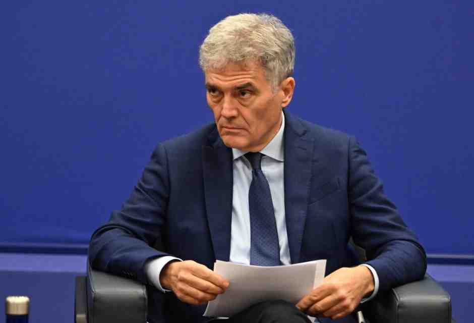 Un ossimoro, tra politica e tv. Chi è Natale, l’uomo di Bonelli e Fratoianni in Rai