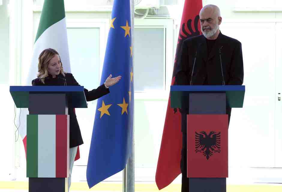 L’immigrazione torna in cima alle priorità dell’Ue. Il modello Meloni per non spaccarsi