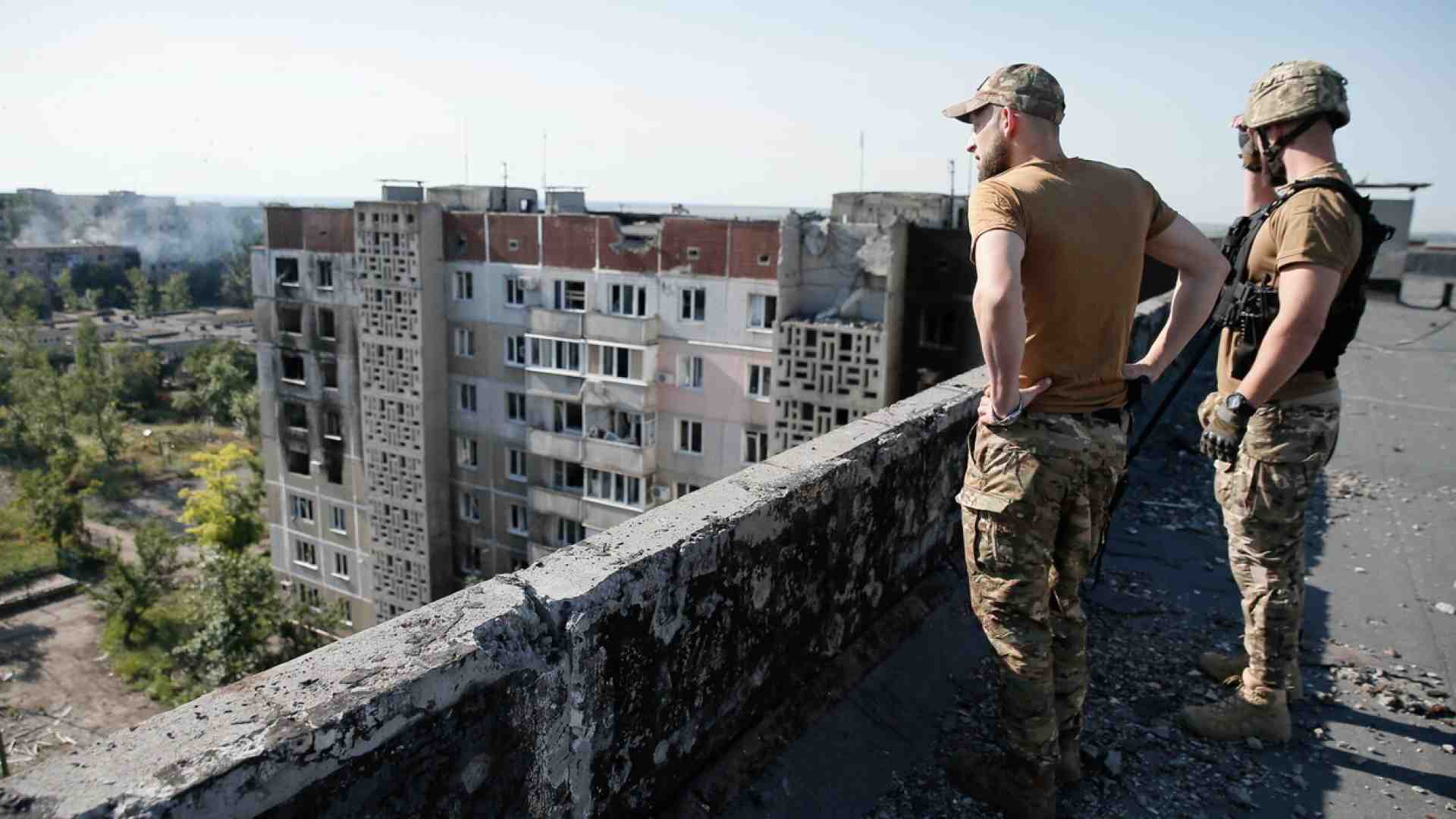 Cade Vuhledar nel Donetsk. Un mondo lastricato di pietre d'inciampo