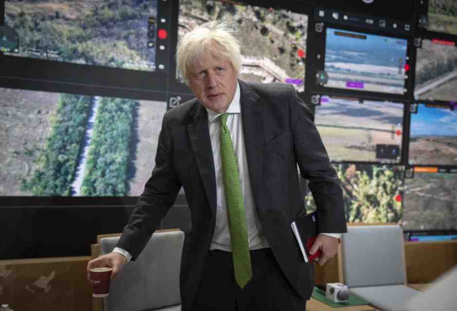 Il memoir “sguinzagliato” di Boris Johnson piomba sul futuro dei Tory
