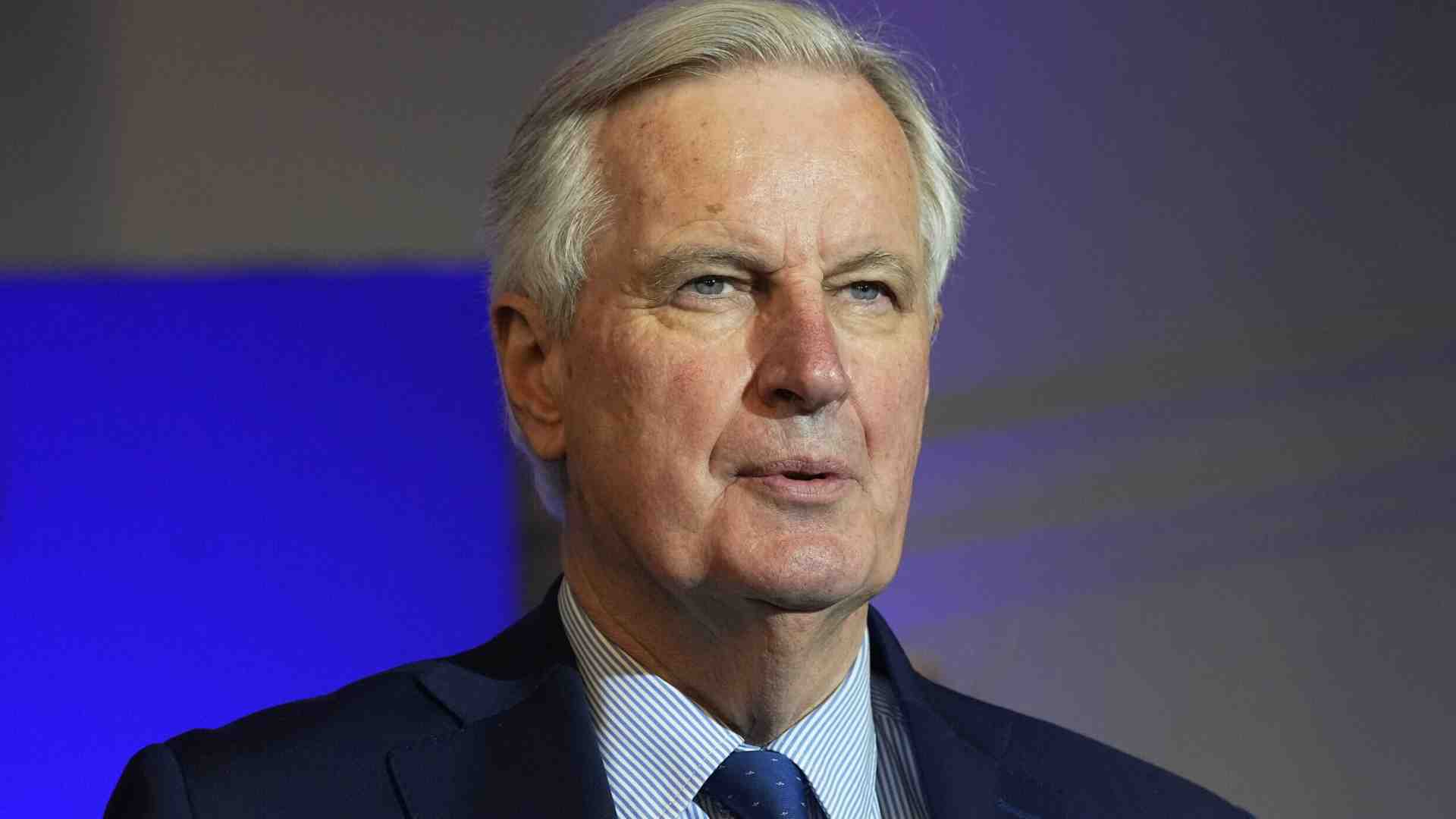 I compromessi di Barnier, che cerca alleati nelle estreme destra e sinistra