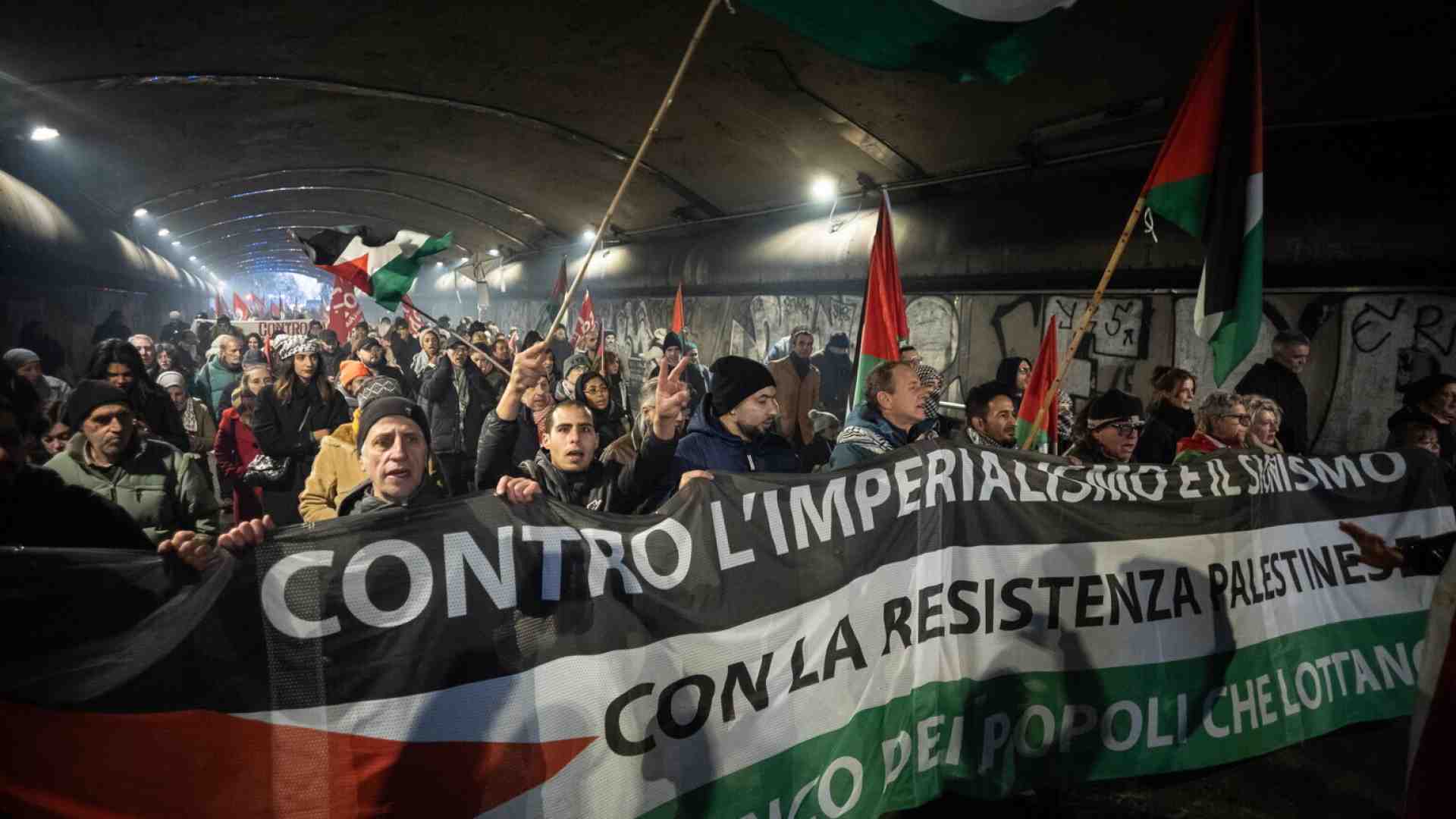 Il Pd chiede ogni 5 minuti analisi del sangue antifascista alla destra, ma tollera l’antisemitismo in casa
