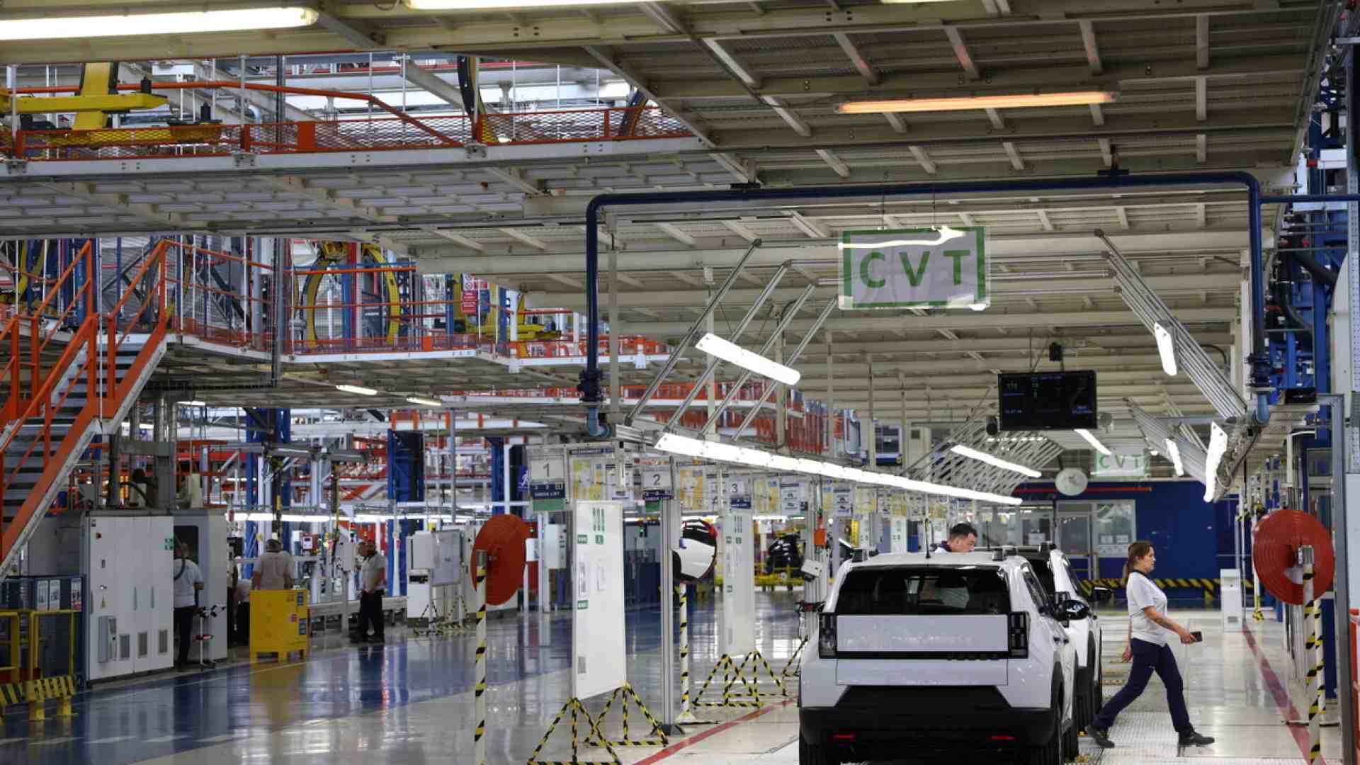 Le ruote sgonfie di Stellantis. Cala la produzione e il rischio ricade sui lavoratori