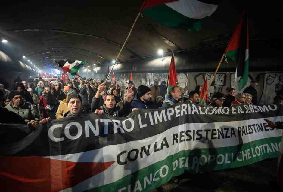 Il Pd chiede ogni 5 minuti analisi del sangue antifascista alla destra, ma tollera l’antisemitismo in casa