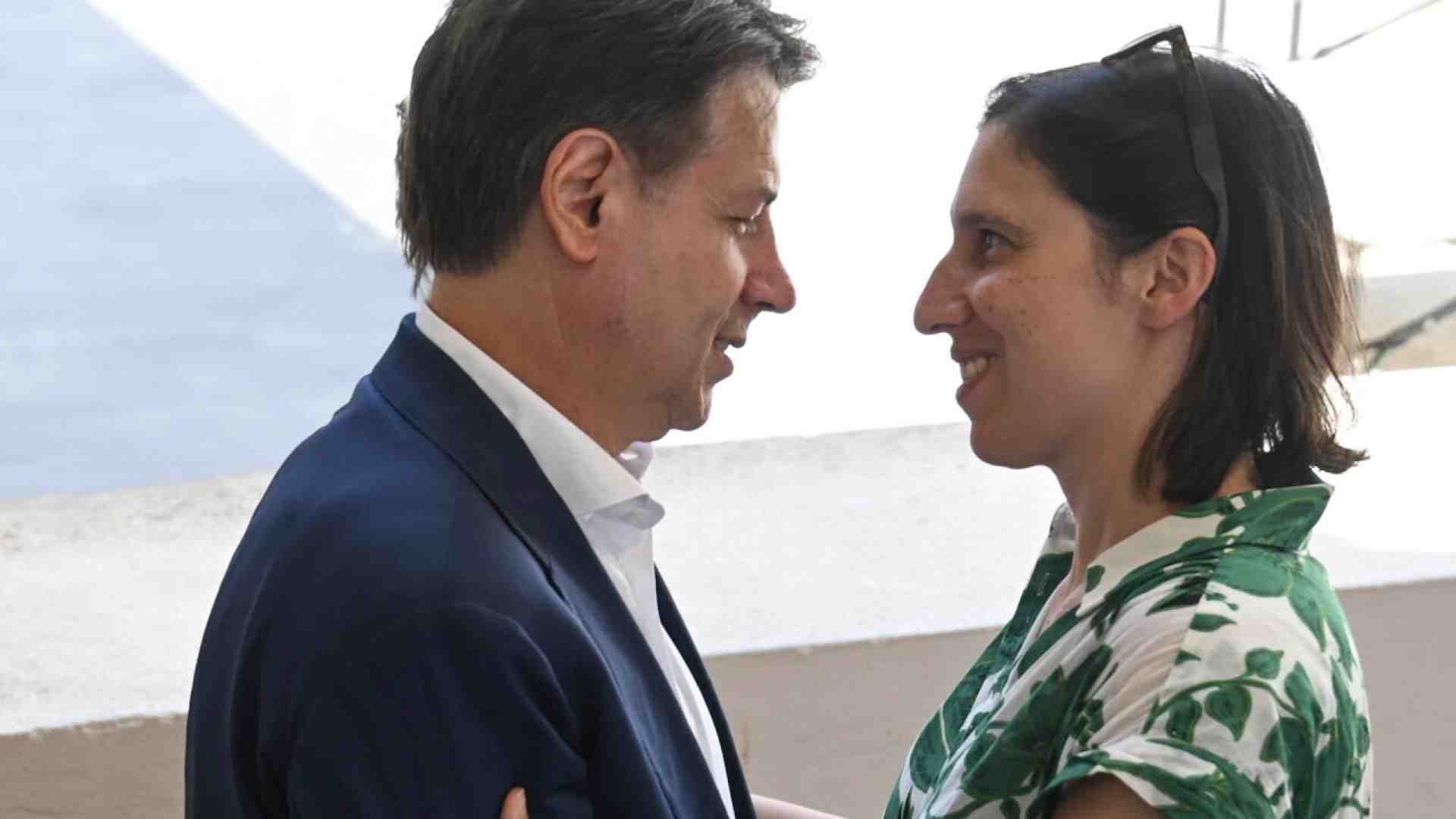 Conte è la Lucy che sfila il pallone da sotto i piedi di Elly Charlie Brown