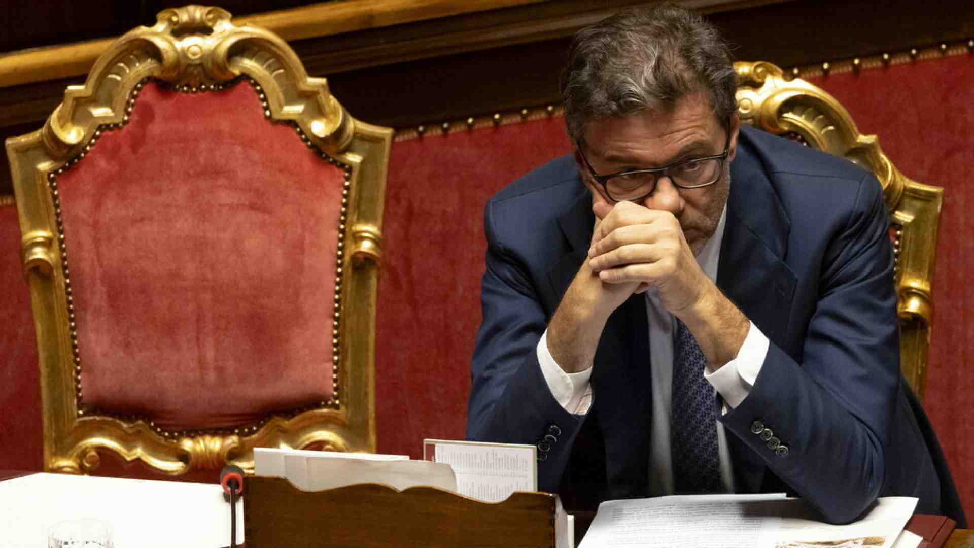 Dopo le parole di Giorgetti, il governo frena: "Nessuna nuova tassa è in lavorazione"