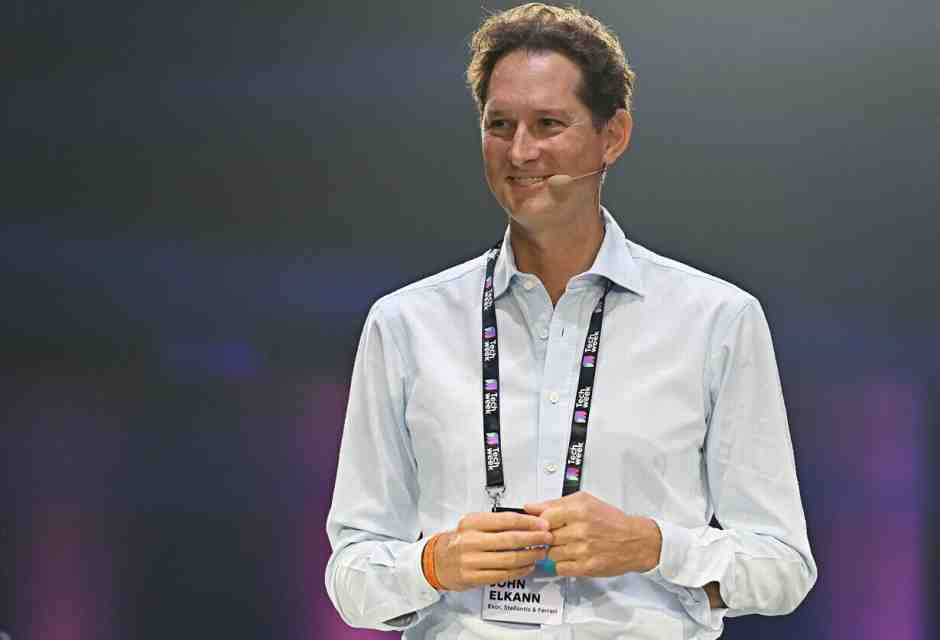 Elkann si sfila dalla guida di Gedi e apre nuovi scenari sugli investimenti a breve termine