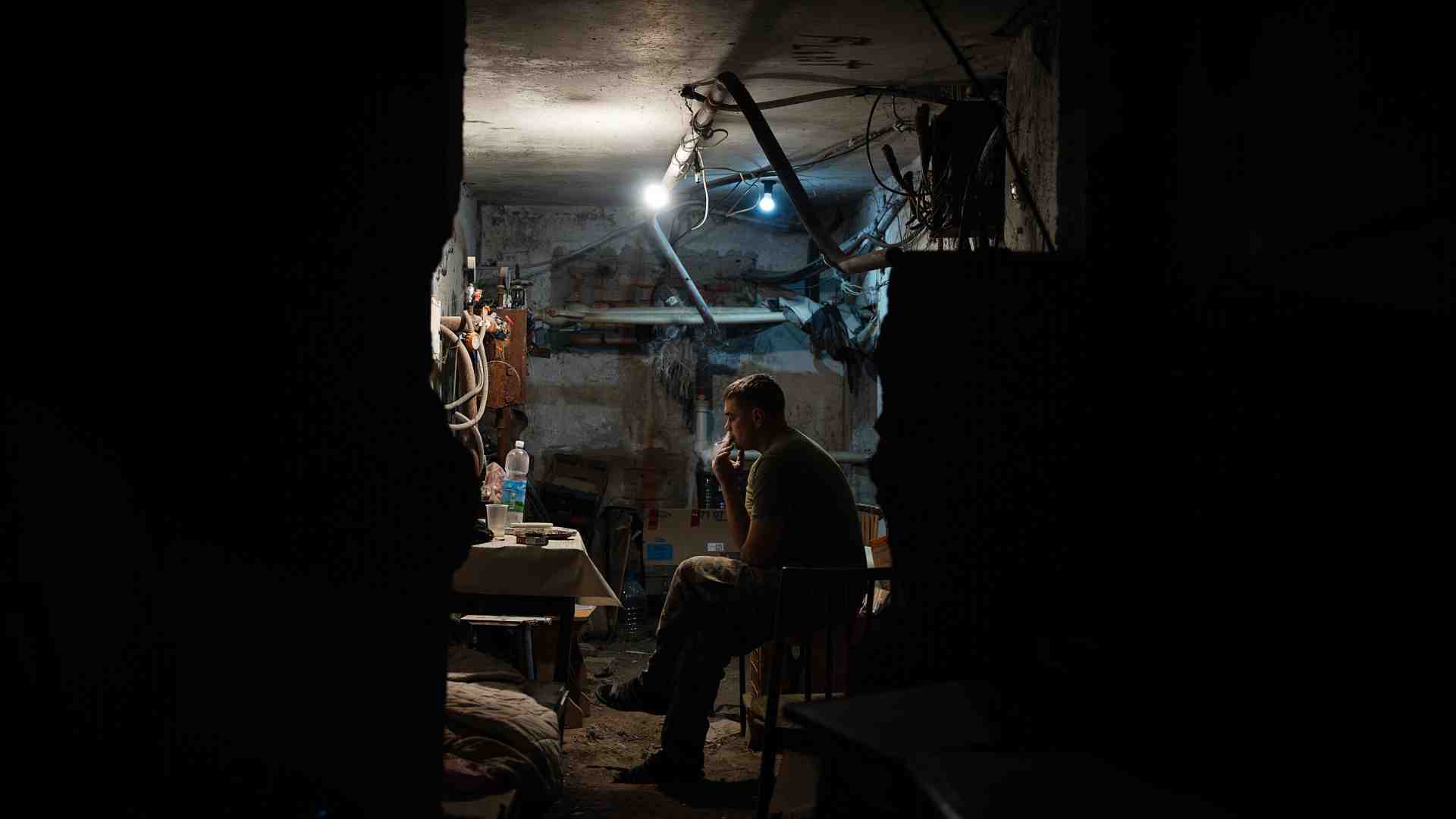 I virtuosi del sostegno all’Ucraina e le “macchie di buio” che restano sui soldati al fronte