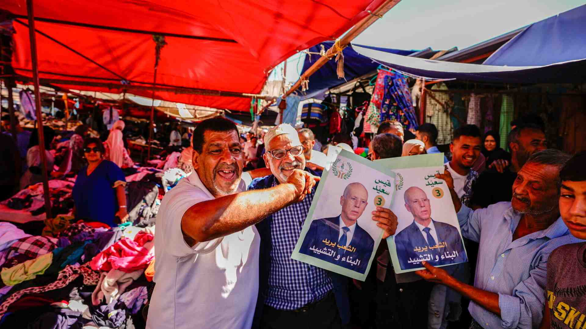 Saied verso la vittoria alle elezioni e la Tunisia è al collasso. Ma l’Ue applaude