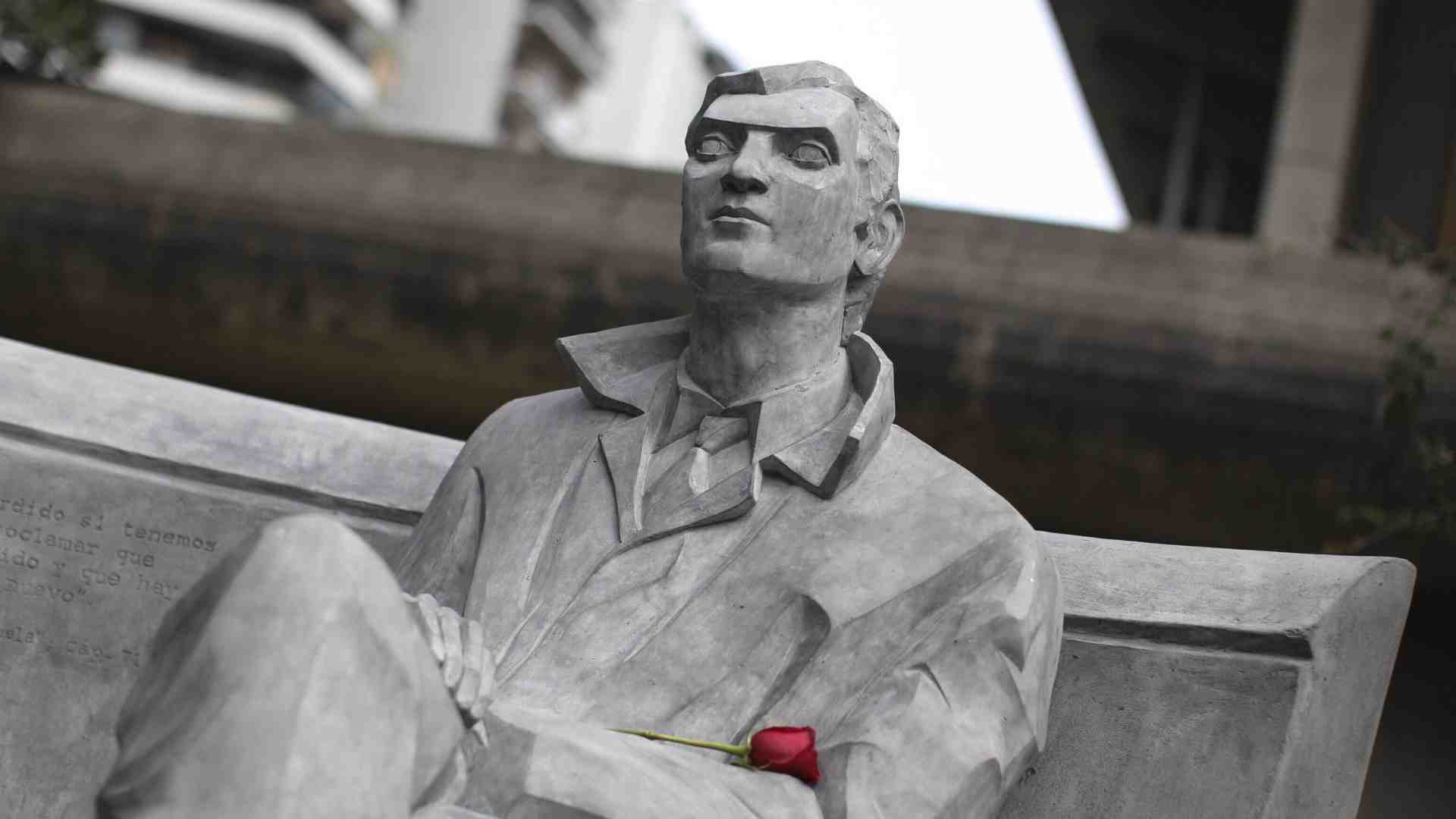 Tutta la crudeltà del mondo e un po’ di utopia nell’epica di Julio Cortázar