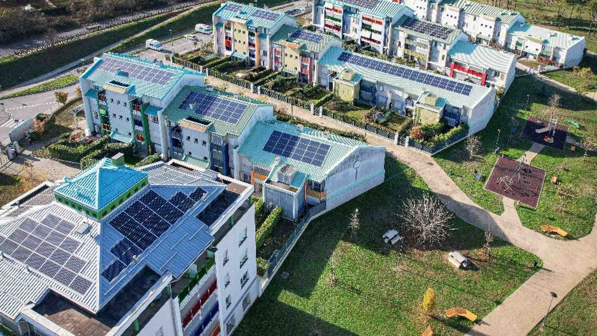 Rivoluzione verde e lotta alla povertà: la carica delle 100 comunità energetiche