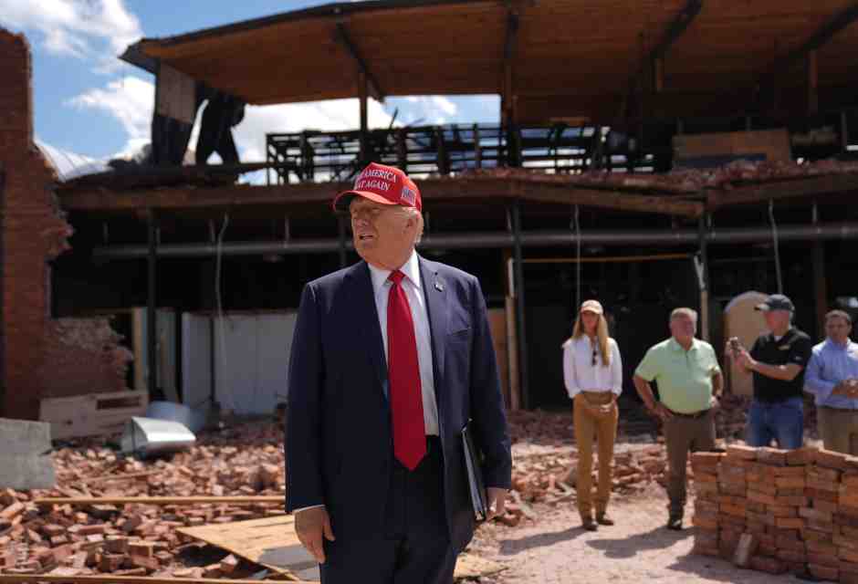 La devastazione dell’uragano Helene sulla Carolina del nord in bilico