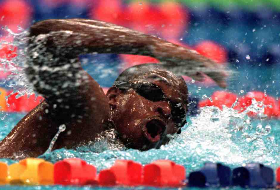 Moussambani in fuga dal coccodrillo