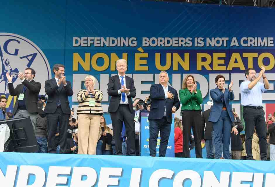 Salvini a Pontida. Va, pensiero con Orbán e Vannacci. Nasce la Lega Evola, la destra esoterica