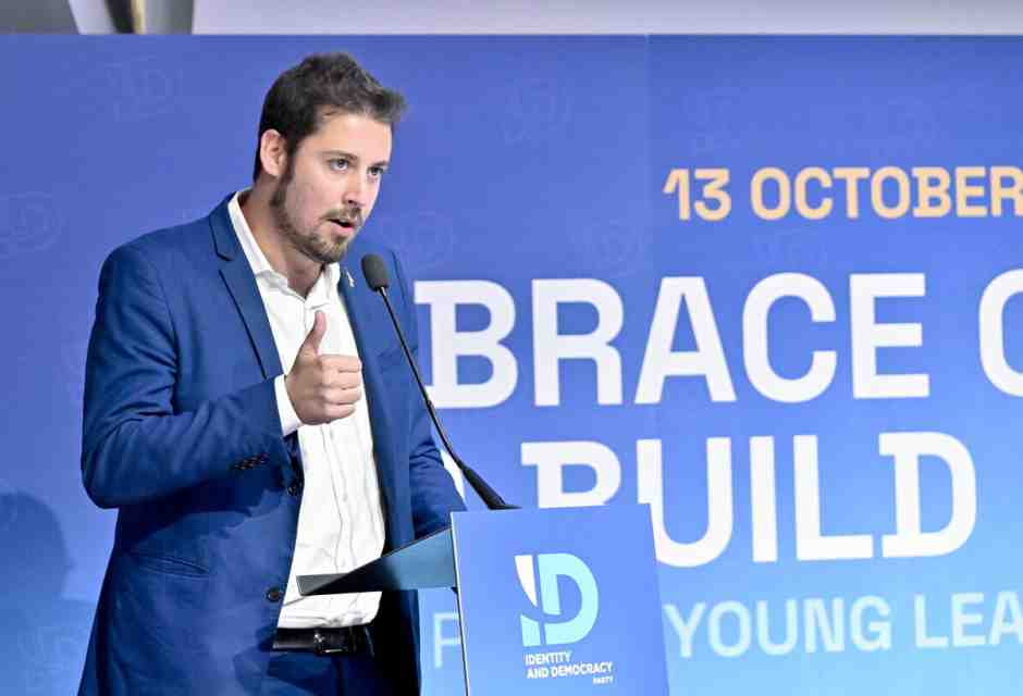 Oltre i cori contro Tajani: ecco le ambizioni dei giovani leghisti