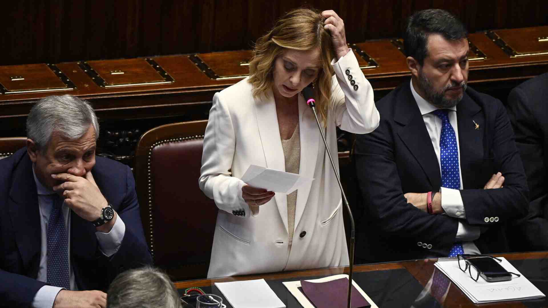 Consulta, il centrodestra vota scheda bianca, le opposizioni unite disertano: salta l'elezione di Marini