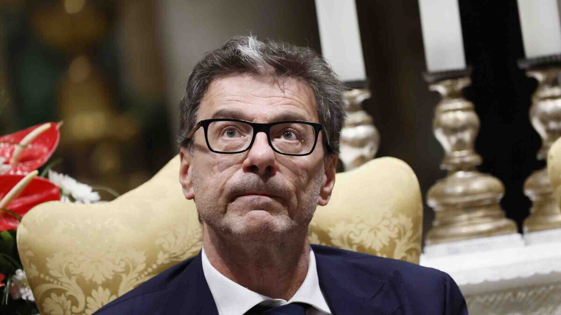 Il risveglio di Giorgetti e una manovra che rinasce dalle contraddizioni