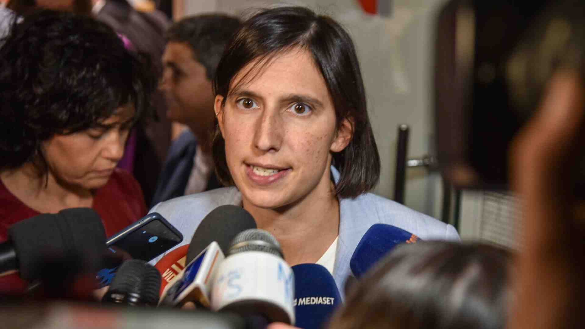 Schlein prende le distanze da Todde, ma il blocco delle rinnovabili è la linea del Pd