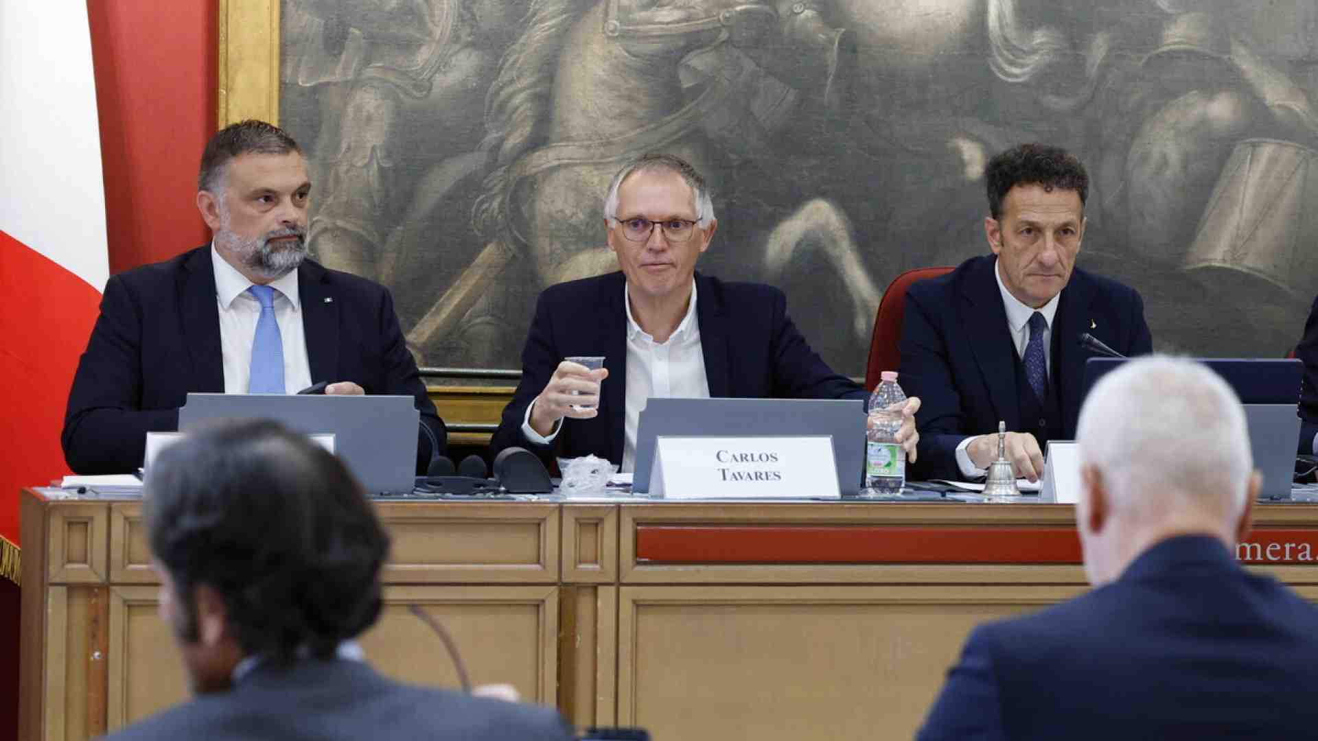 Tavares alla Camera: "Le auto elettriche costano troppo, senza incentivi non ce la facciamo"