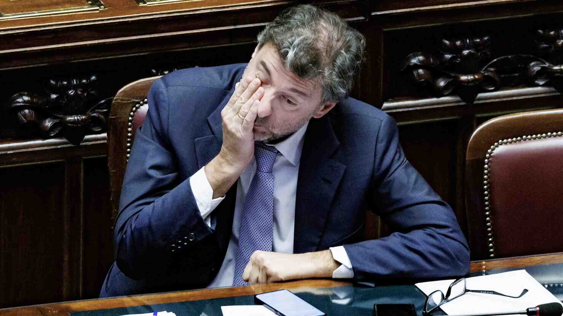 Sugli immobili, Rep. si traveste da Libero