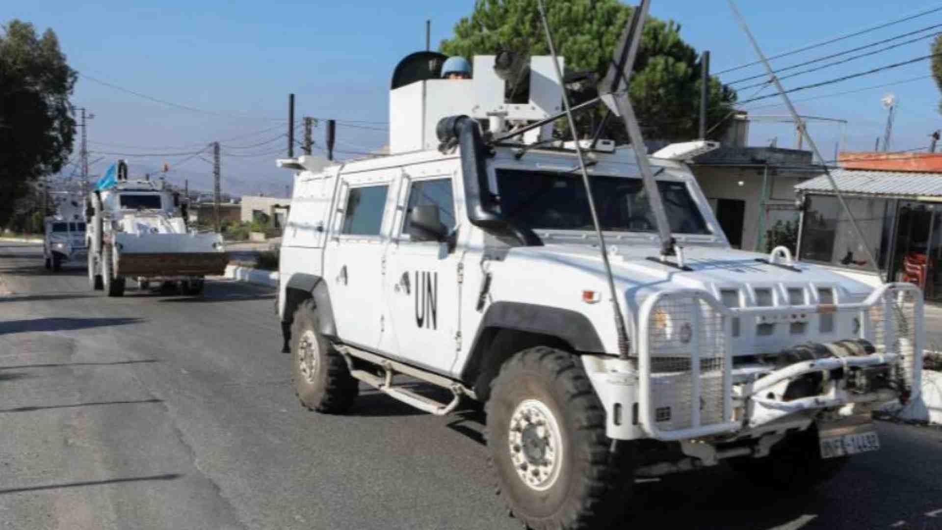 Israele colpisce ancora l’Unifil. Biden incalza: devono fermarsi