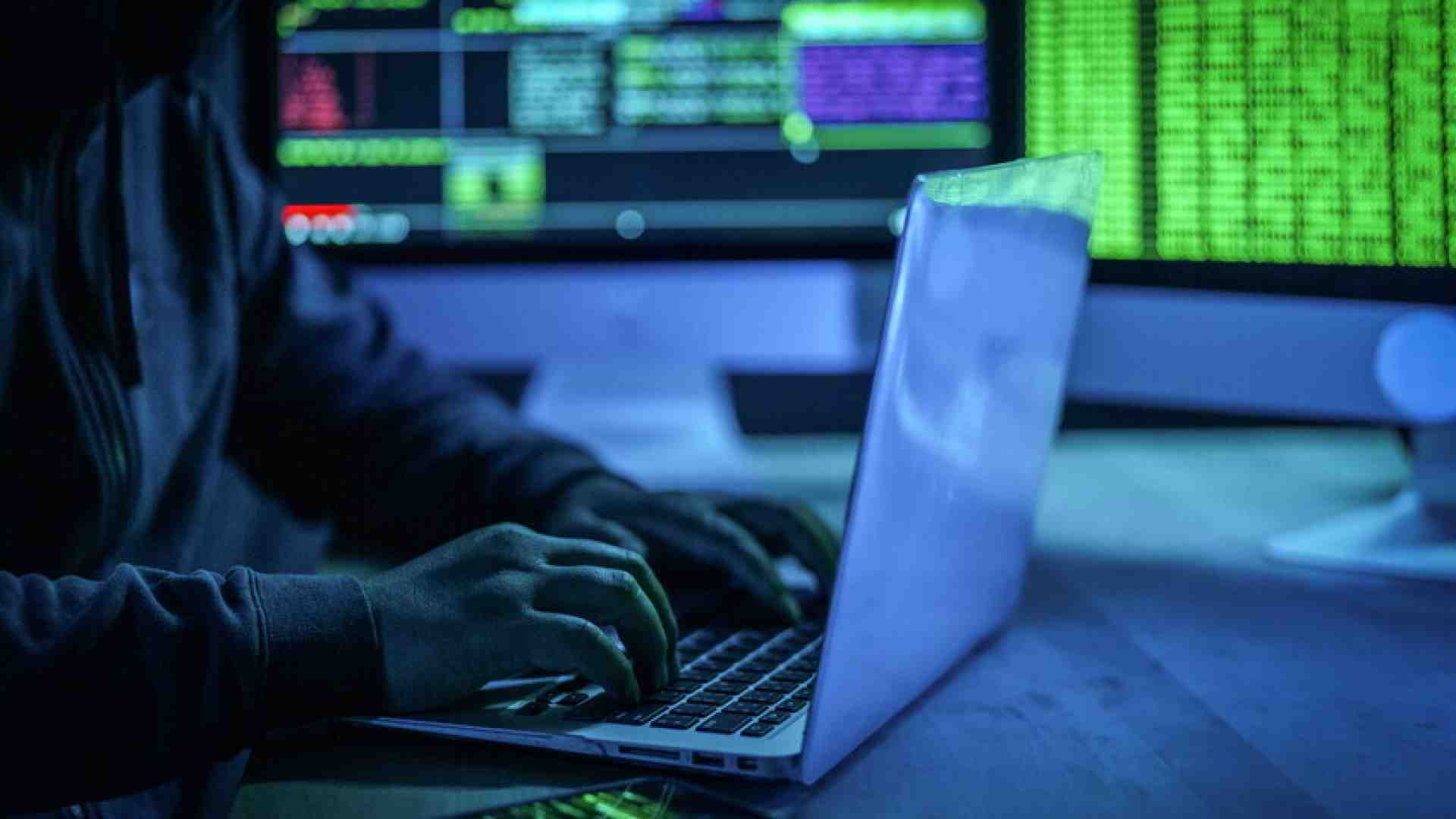 “Dietro agli spioni non una regia politica ma interessi nel mercato delle informazioni”, dice l’esperto