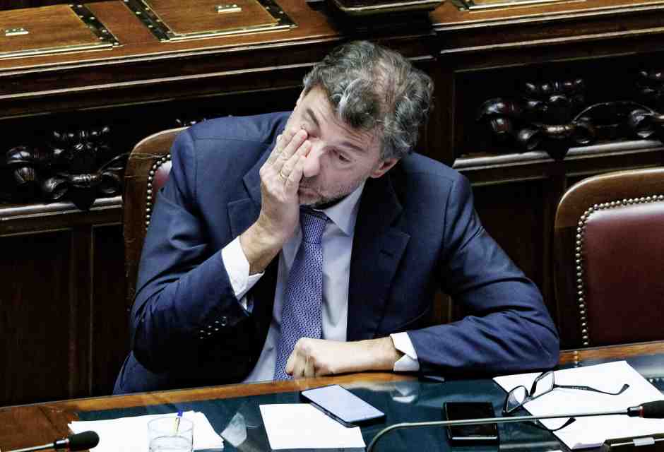 Sugli immobili, Rep. si traveste da Libero