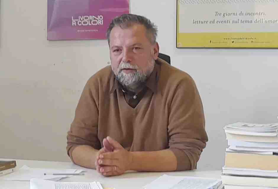 La sinistra del "narcisismo etico" ha fatto dimettere Simone Lenzi per dei tweet