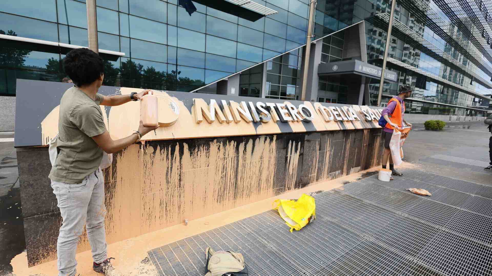 Il patto indicibile e involontario tra il governo e i movimenti ambientalisti