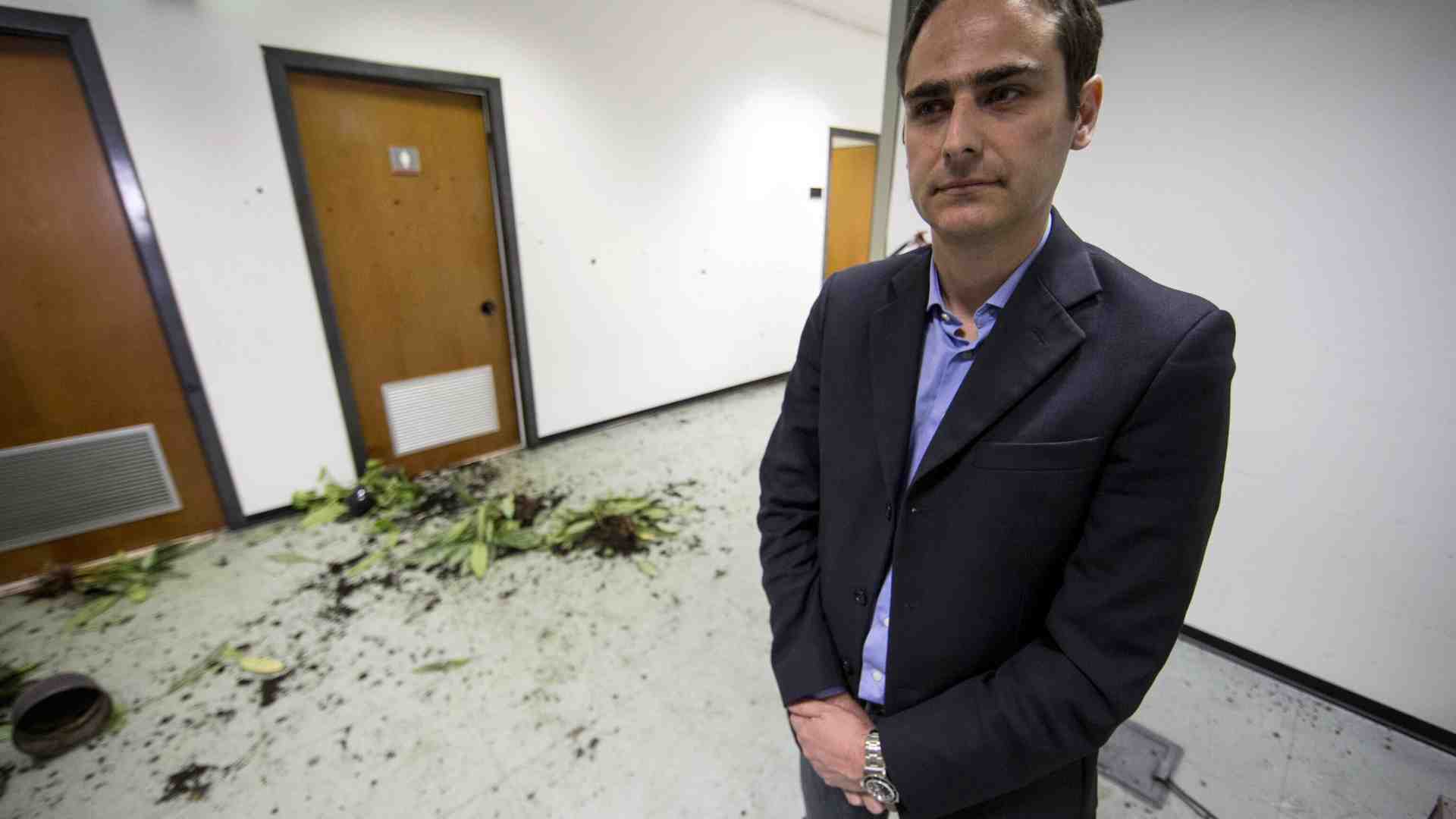 Mondo di mezzo, la procura ora chiede l’assoluzione per l'ex capogruppo Pd a Roma