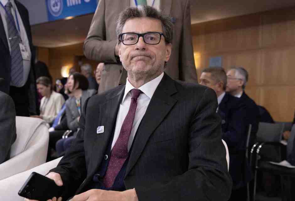 Il Fondo monetario internazionale avverte il governo sul debito