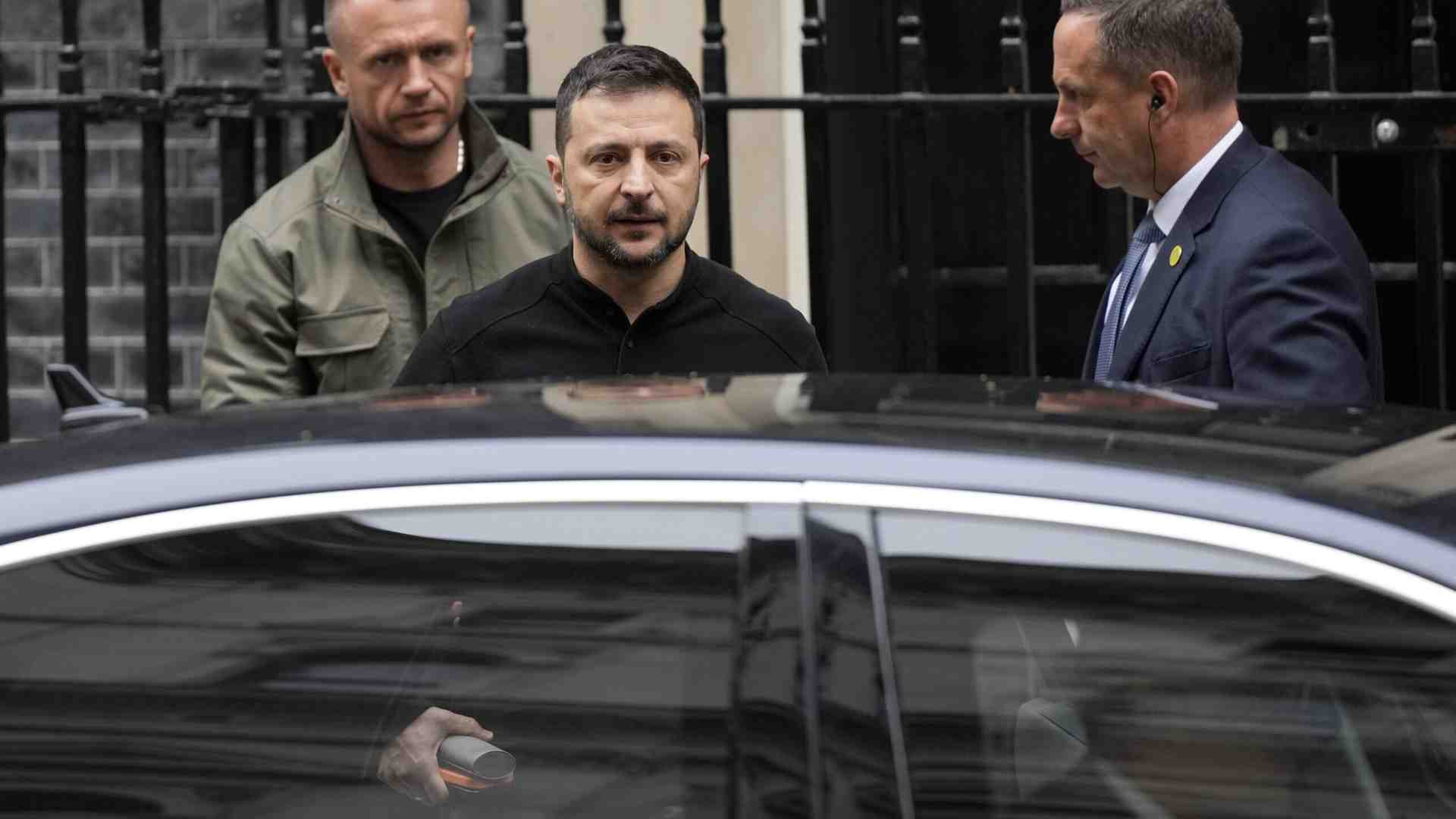 Zelensky mostra i cinque punti per sconfiggere la Russia. Adesso tocca agli alleati